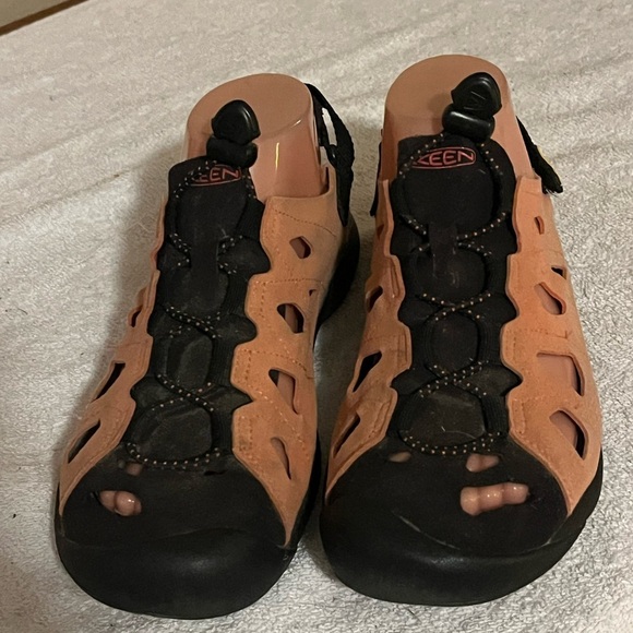Keen Salmon Suede Sandals Sz 8 - Picture 9 of 12